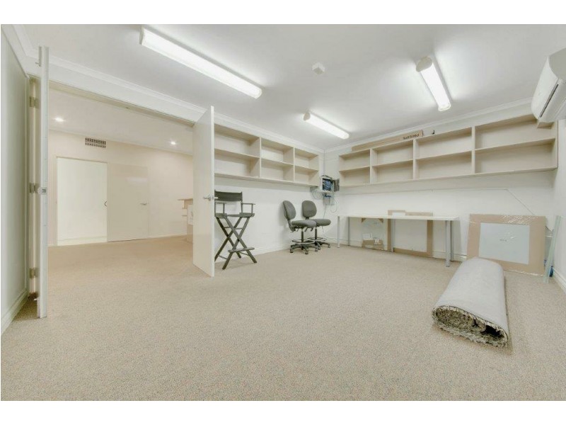 2 Goondoon Street, Gladstone QLD 4680