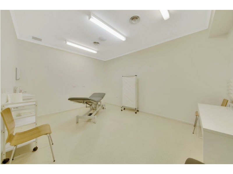 2 Goondoon Street, Gladstone QLD 4680