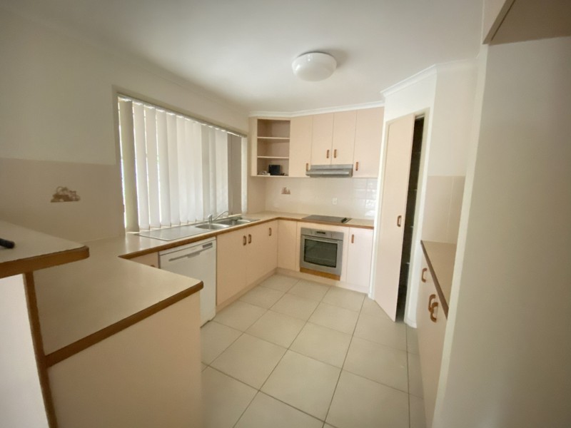 14 Ellington Street, New Auckland QLD 4680