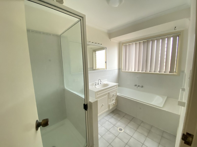 14 Ellington Street, New Auckland QLD 4680