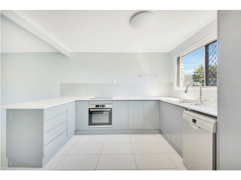 Unit 3/4 Bevington Street, Tannum Sands QLD 4680