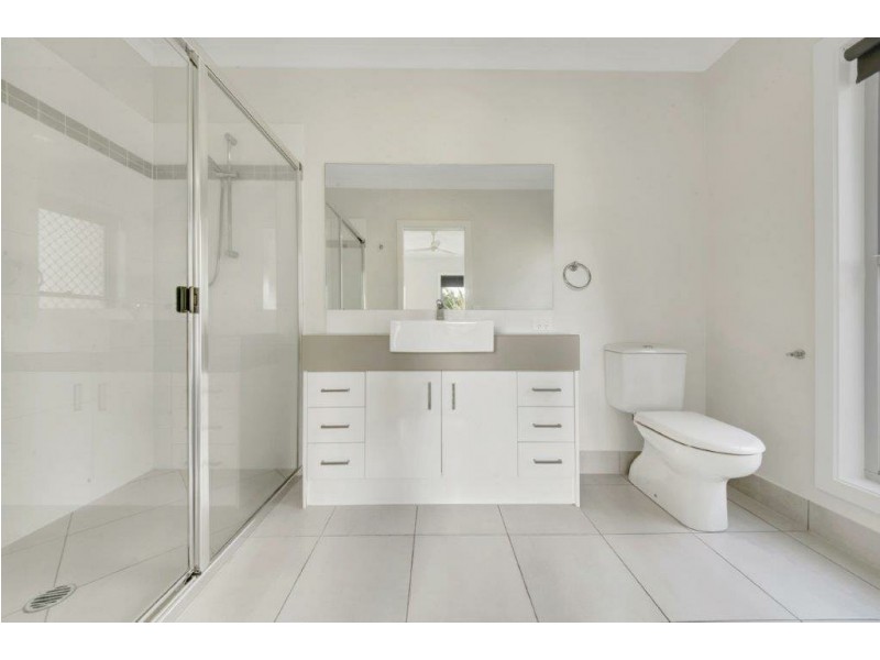 16 Buchanen Street, Boyne Island QLD 4680