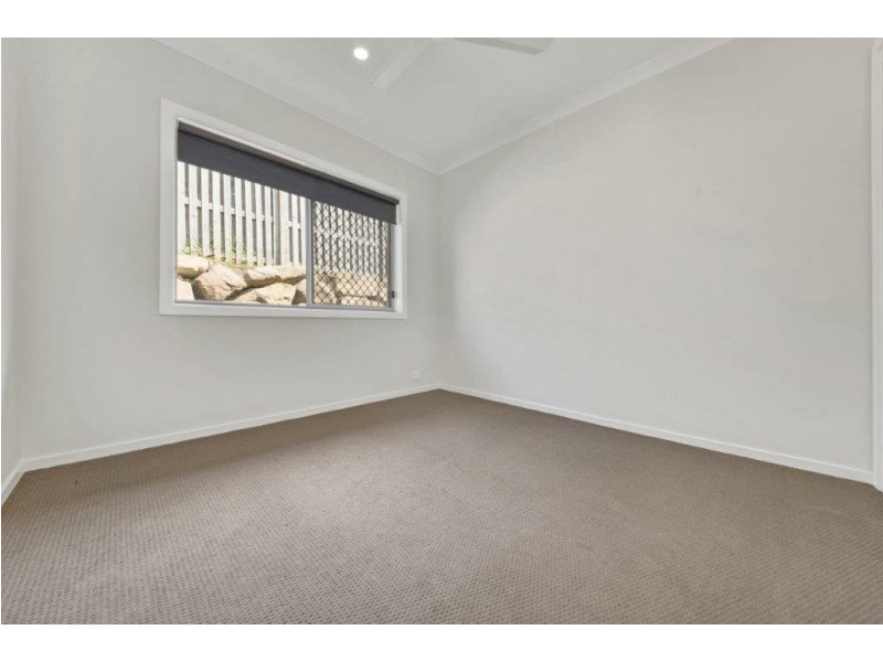 16 Buchanen Street, Boyne Island QLD 4680