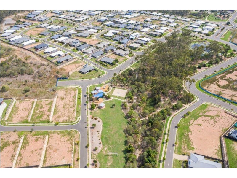 16 Buchanen Street, Boyne Island QLD 4680