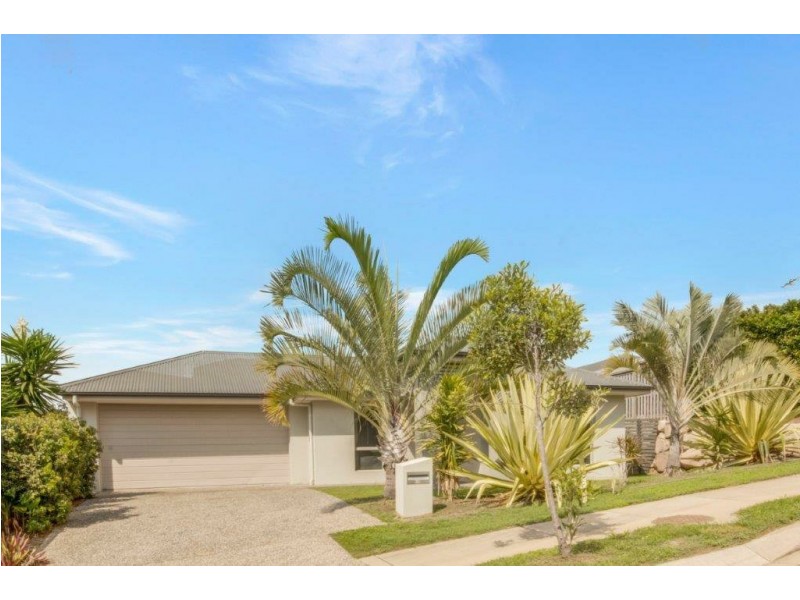 16 Buchanen Street, Boyne Island QLD 4680