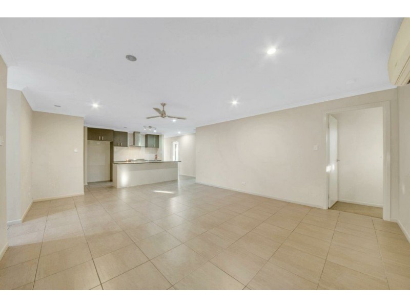 6 Redgum Drive, Kirkwood QLD 4680