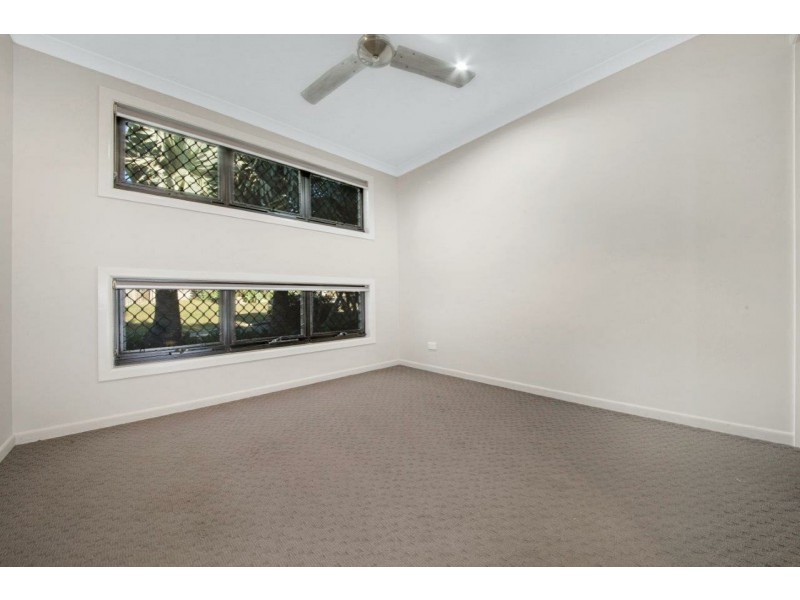 6 Redgum Drive, Kirkwood QLD 4680