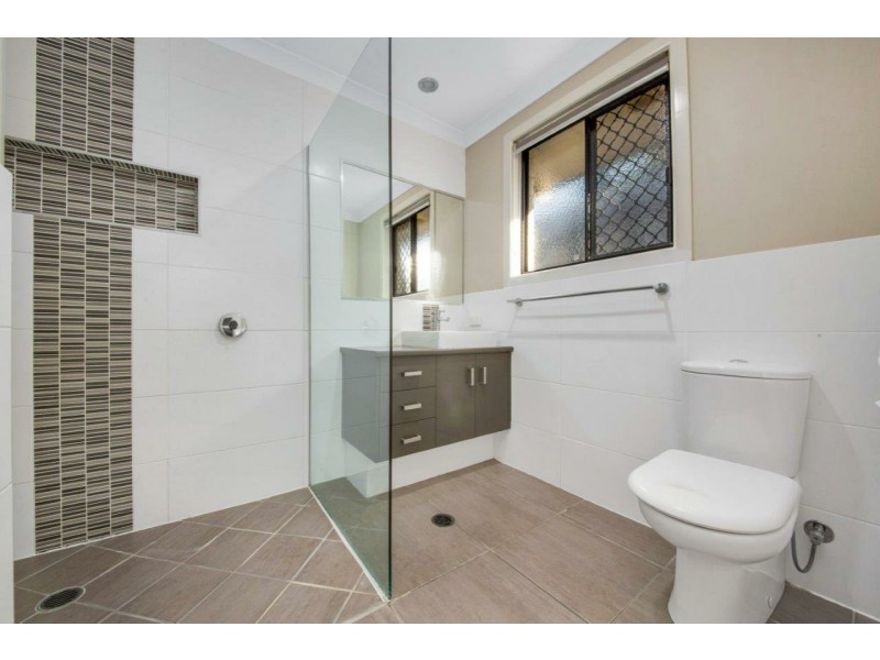 6 Redgum Drive, Kirkwood QLD 4680