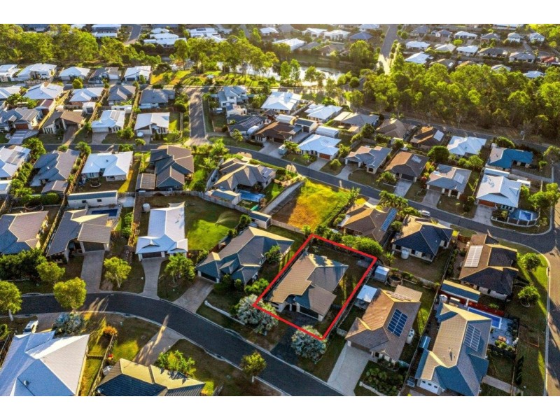 6 Redgum Drive, Kirkwood QLD 4680