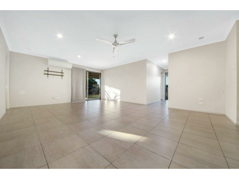 6 Redgum Drive, Kirkwood QLD 4680