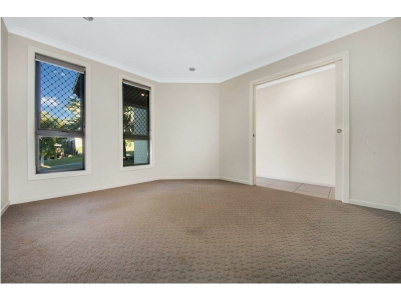 6 Redgum Drive, Kirkwood QLD 4680