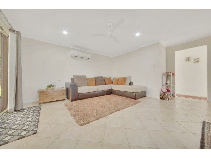 8 Sandringham Close, Telina QLD 4680