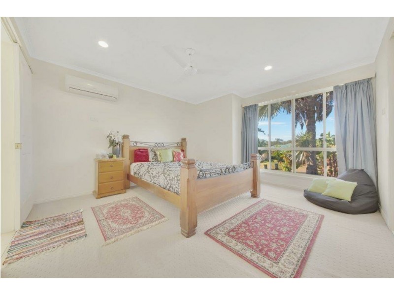 8 Sandringham Close, Telina QLD 4680