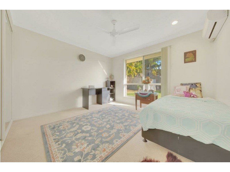 8 Sandringham Close, Telina QLD 4680