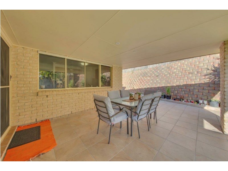 8 Sandringham Close, Telina QLD 4680