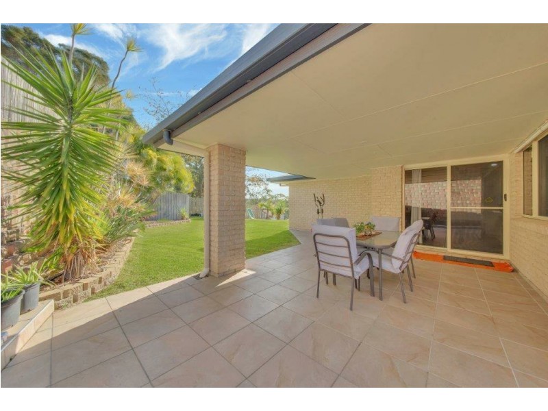 8 Sandringham Close, Telina QLD 4680