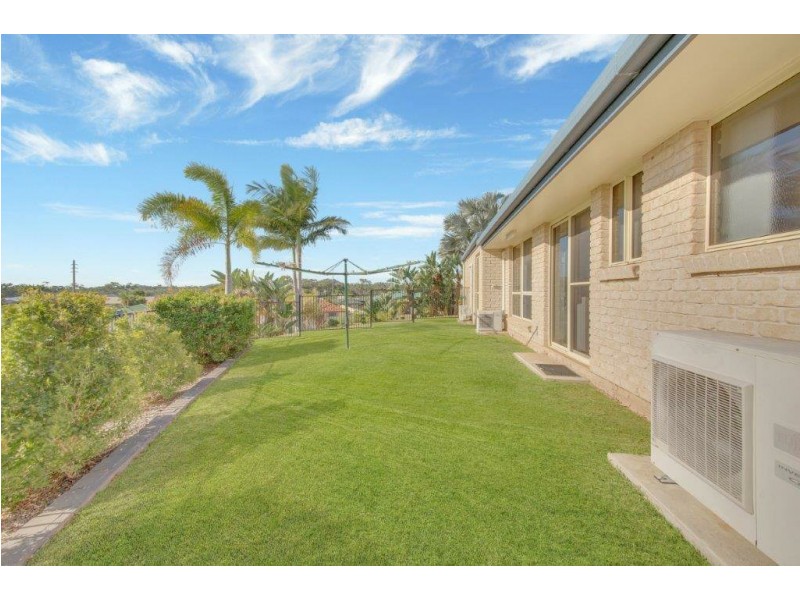 8 Sandringham Close, Telina QLD 4680