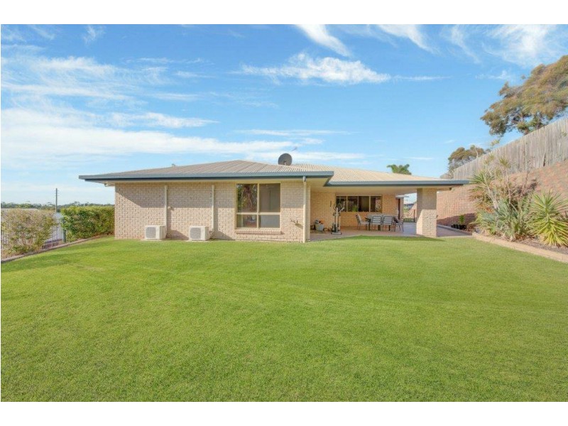 8 Sandringham Close, Telina QLD 4680