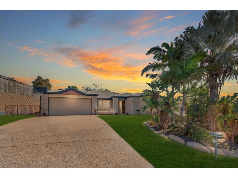 8 Sandringham Close, Telina QLD 4680