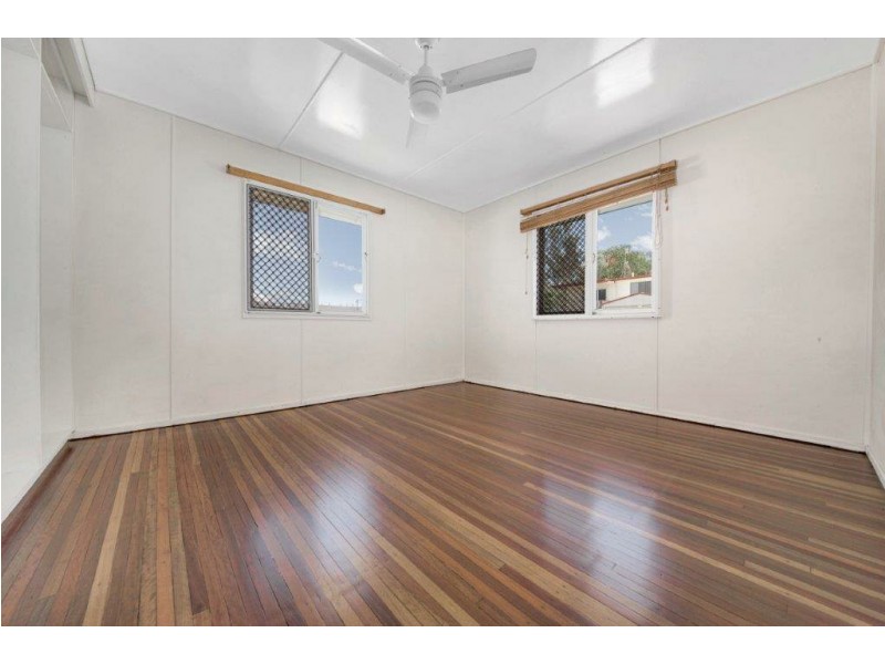 25 Hunter Street, West Gladstone QLD 4680