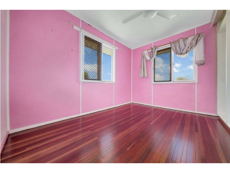 25 Hunter Street, West Gladstone QLD 4680