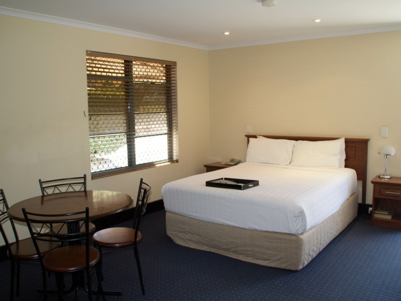 100 GOONDOON STREET, Gladstone QLD 4680