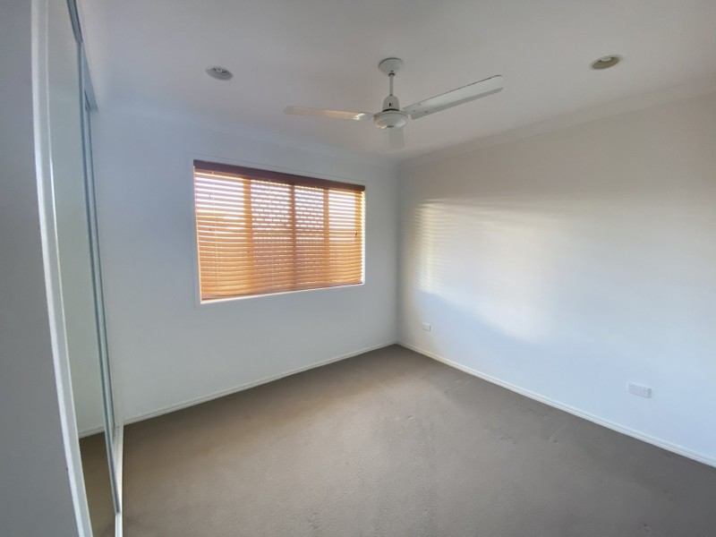 6 MELANIE COURT, Boyne Island QLD 4680