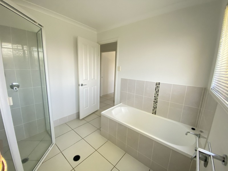 6 MELANIE COURT, Boyne Island QLD 4680