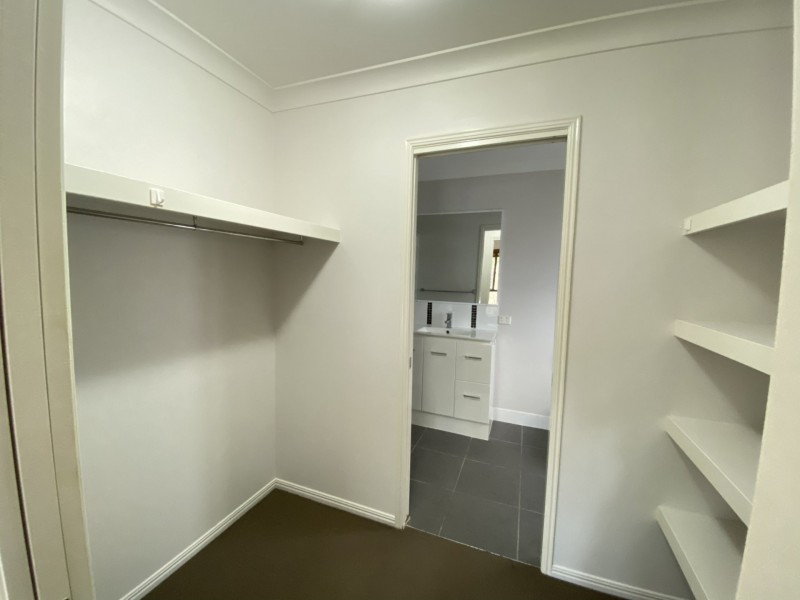 17 EASTWOOD STREET, West Gladstone QLD 4680