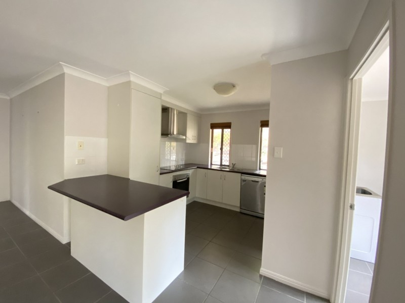 17 EASTWOOD STREET, West Gladstone QLD 4680