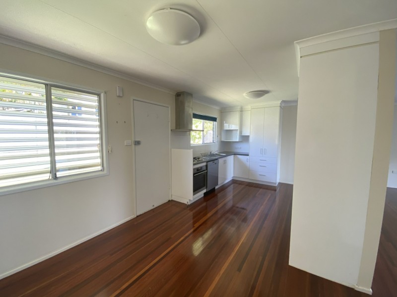 8 Matson Crescent, West Gladstone QLD 4680