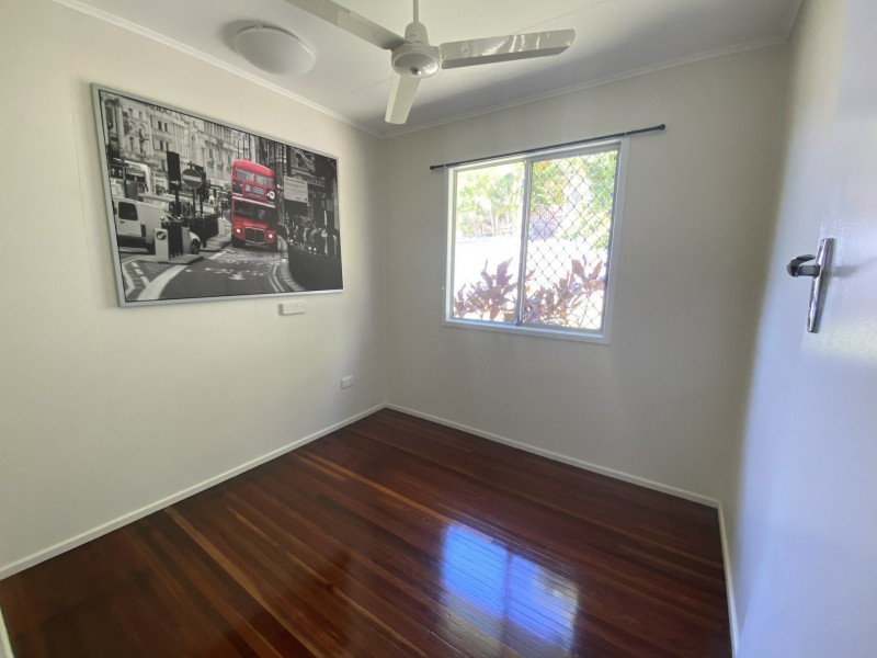 8 Matson Crescent, West Gladstone QLD 4680