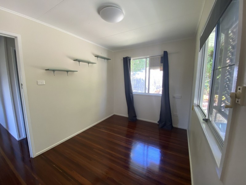 8 Matson Crescent, West Gladstone QLD 4680
