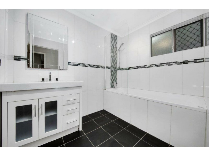 12 Barreenong Street, Glen Eden QLD 4680