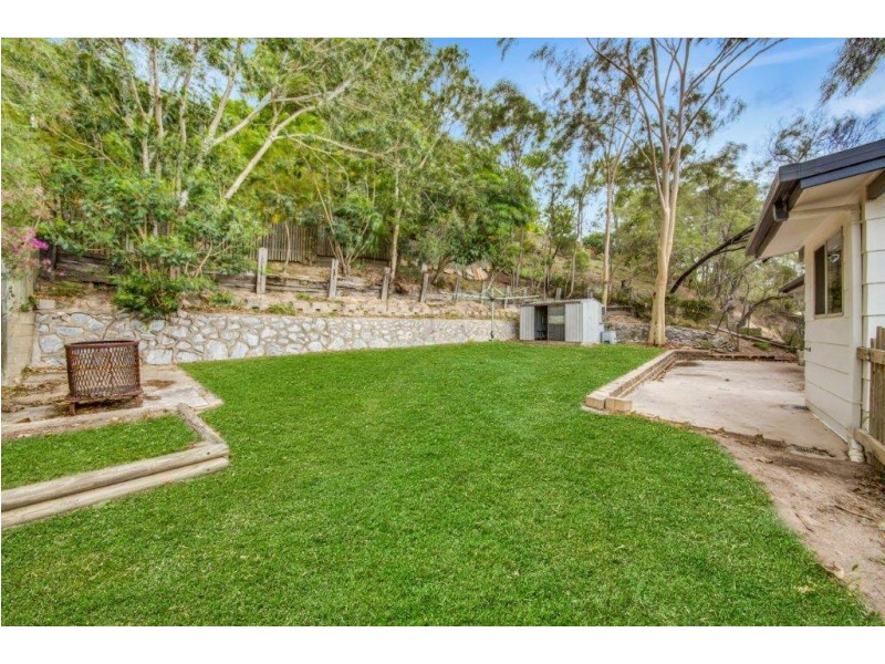 12 Barreenong Street, Glen Eden QLD 4680