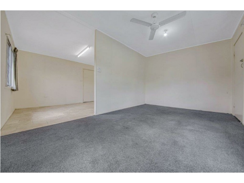 17 Norris Street, West Gladstone QLD 4680