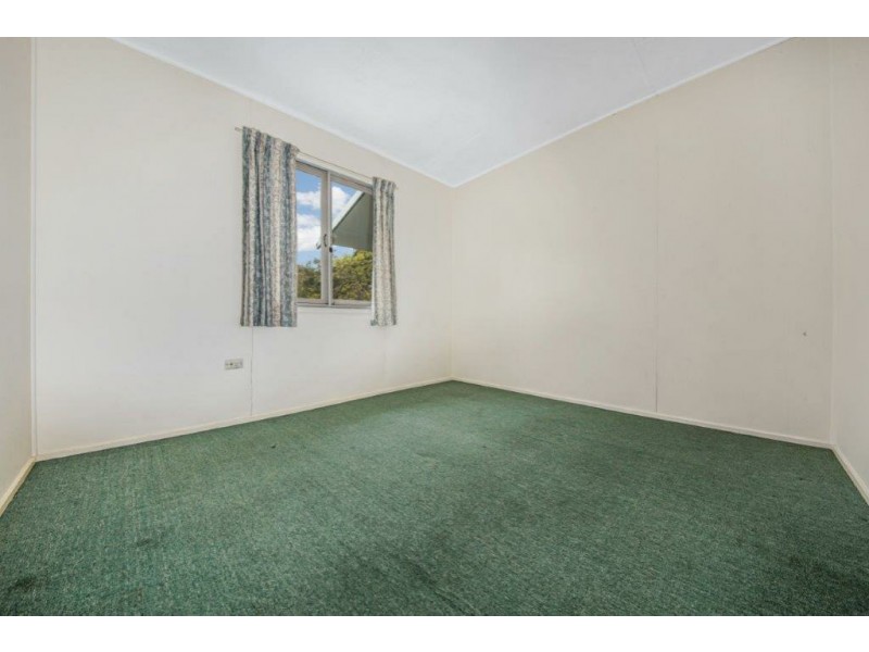 17 Norris Street, West Gladstone QLD 4680