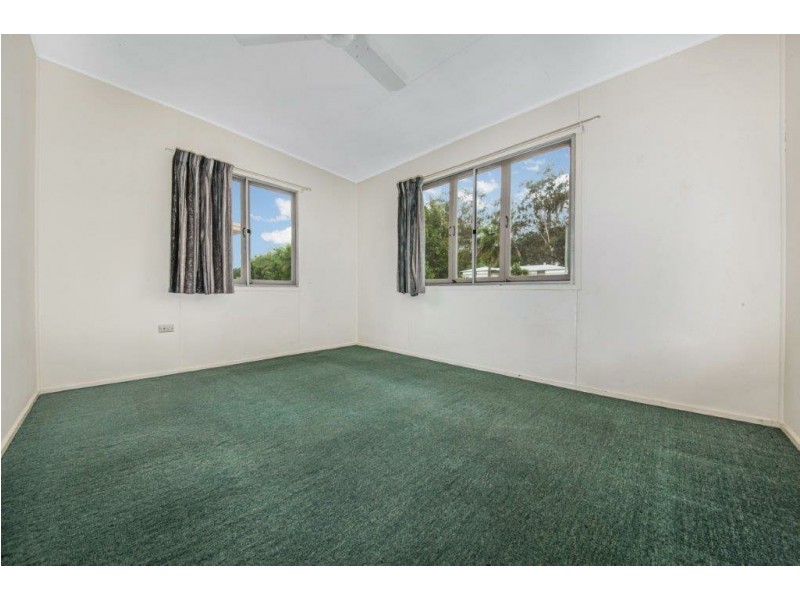 17 Norris Street, West Gladstone QLD 4680