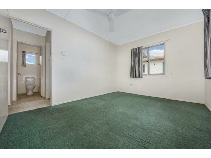 17 Norris Street, West Gladstone QLD 4680