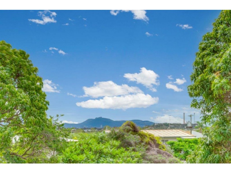 17 Norris Street, West Gladstone QLD 4680