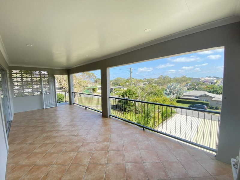 11 Walters Avenue, West Gladstone QLD 4680