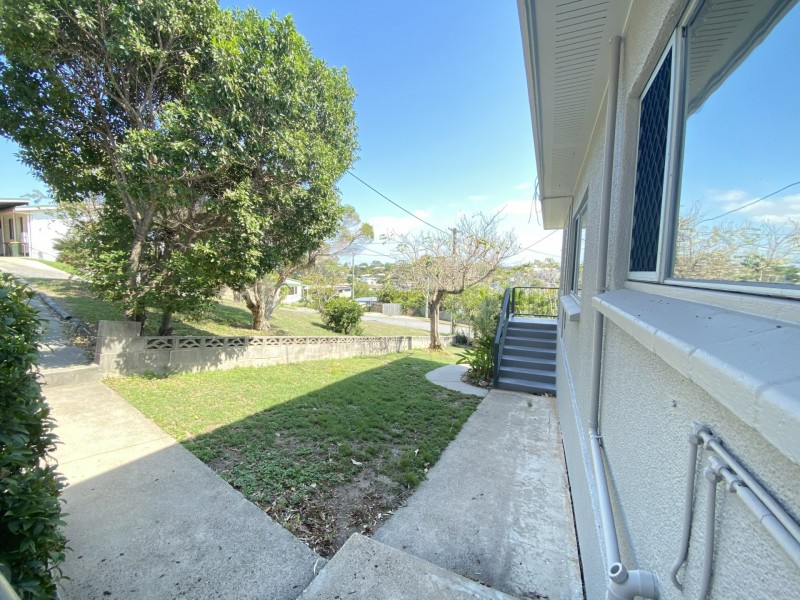 11 Walters Avenue, West Gladstone QLD 4680