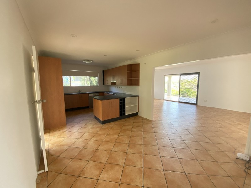 11 Walters Avenue, West Gladstone QLD 4680