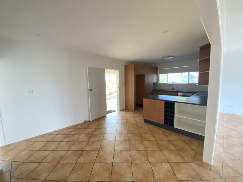 11 Walters Avenue, West Gladstone QLD 4680