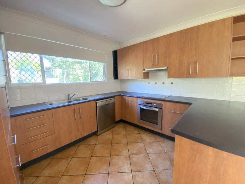 11 Walters Avenue, West Gladstone QLD 4680