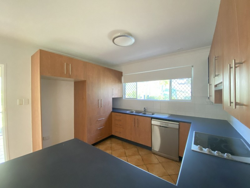 11 Walters Avenue, West Gladstone QLD 4680