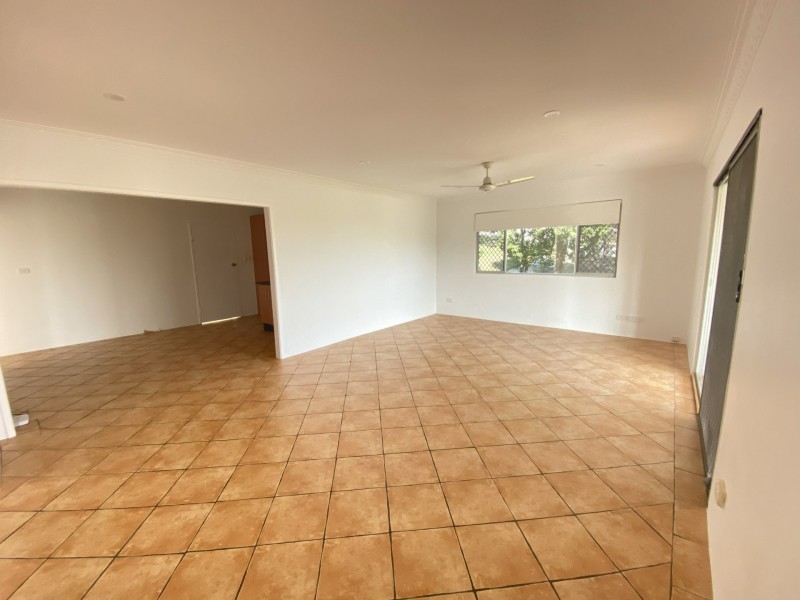 11 Walters Avenue, West Gladstone QLD 4680