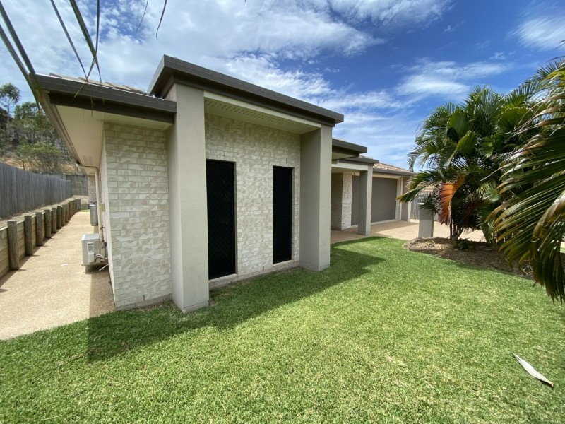 8 Spence Court, Kirkwood QLD 4680