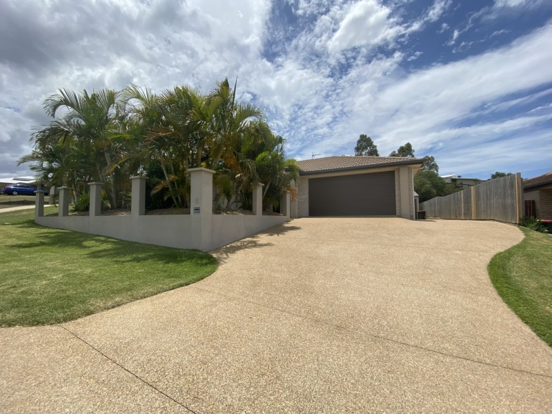 8 Spence Court, Kirkwood QLD 4680
