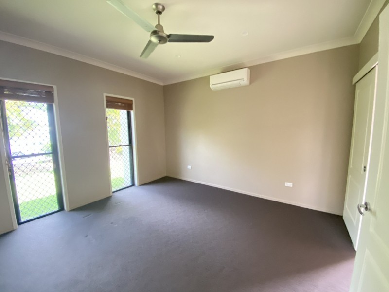 8 Spence Court, Kirkwood QLD 4680